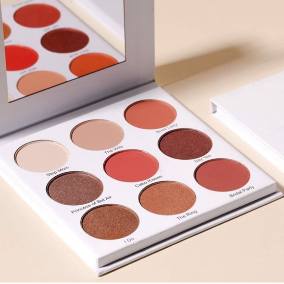 Give Them Lala Other - Give Them Lala Beauty The Grown Woman Eyeshadow Palette - Vibrant Shades